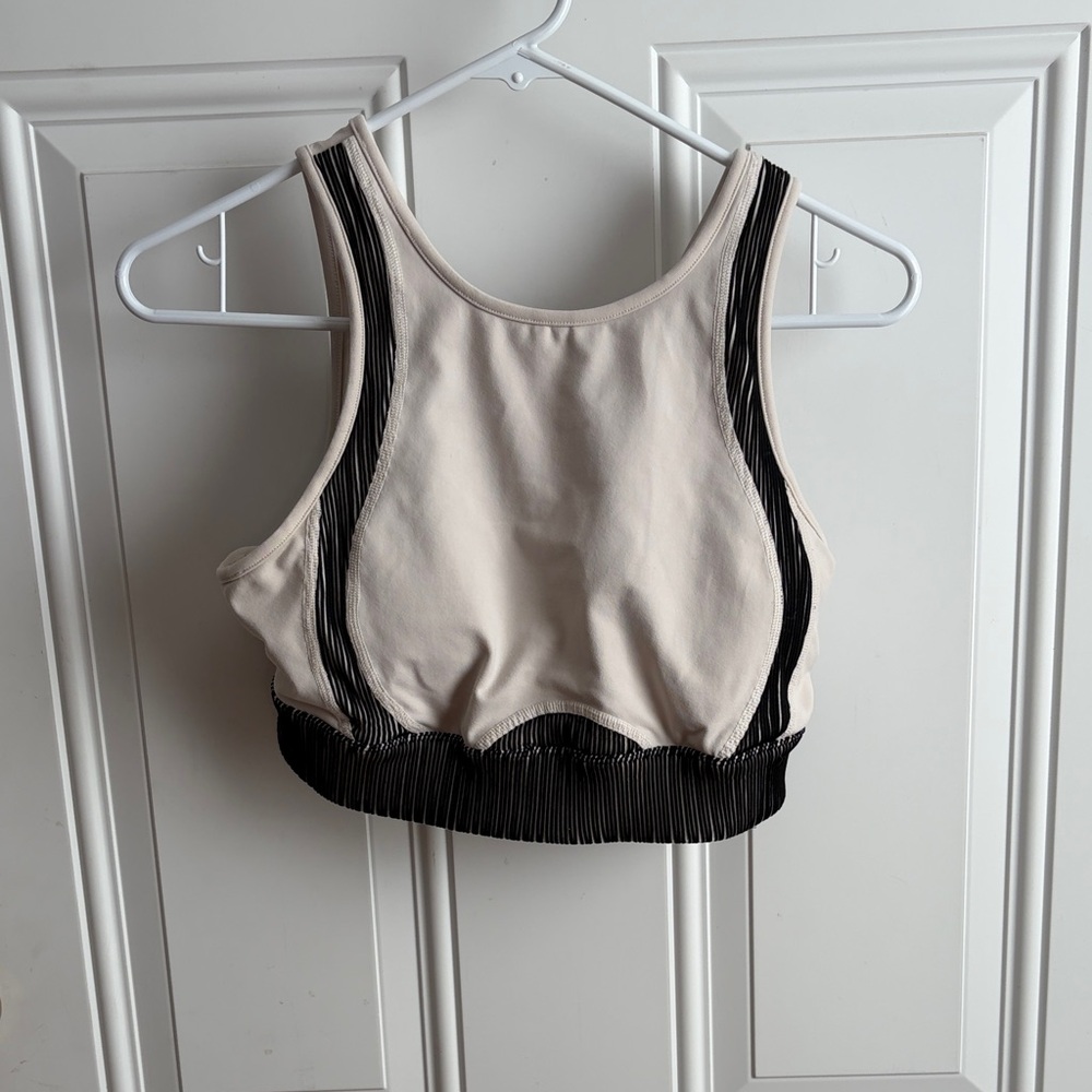 Alo Yoga Women’s Cream and Black Sculpted Crop Tank Top